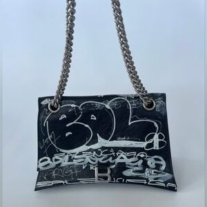 BALENCIAGA | GRAFFITI CRUSH CHAIN BAG | BLACK